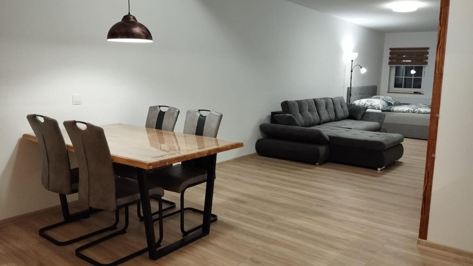 Apartman Albreit 3 야히모프 외부 사진