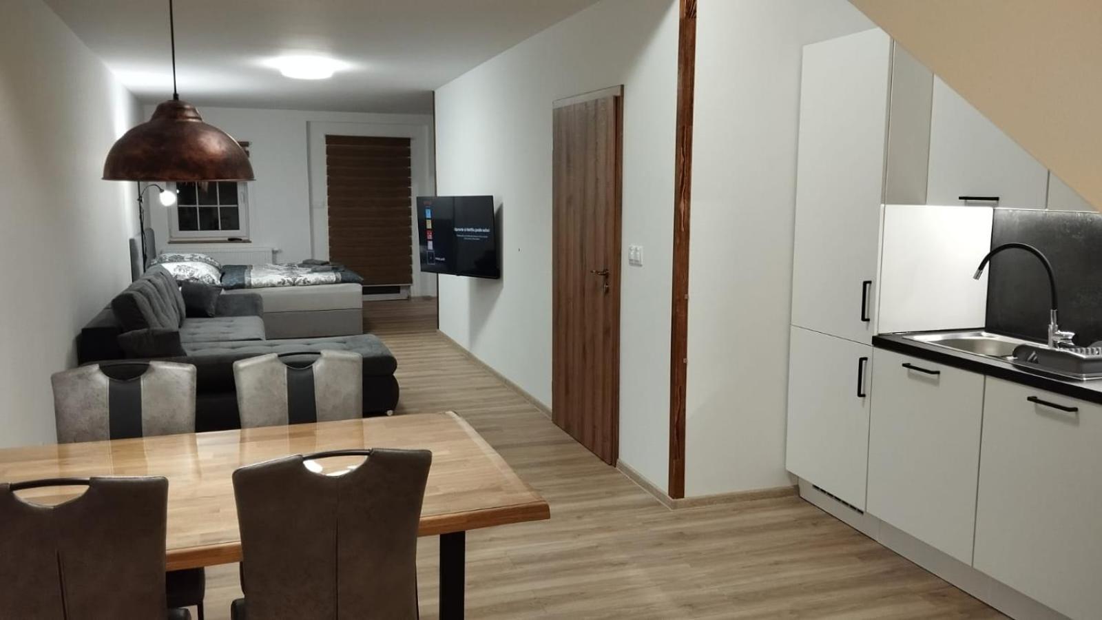 Apartman Albreit 3 야히모프 외부 사진